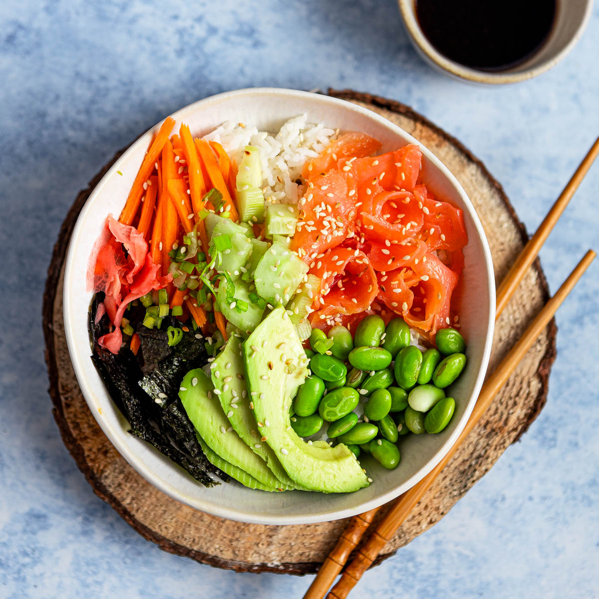 Easy Smoked Salmon Poke Bowl Recipe - FoodyWise